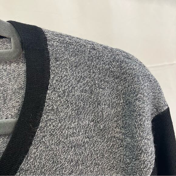 Express Men’s L V-Neck Long Sleeve Color-block Merino Wool‎ Sweater Black Grey - Picture 9 of 13
